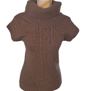 Lark&Wolf short sleeved sweater